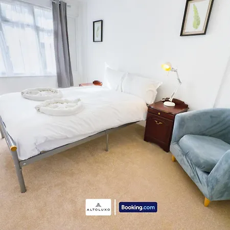 Апартаменты Orion's Place 3br House By Altoluxoexperience Short Lets & Serviced With Free Parking Бристоль