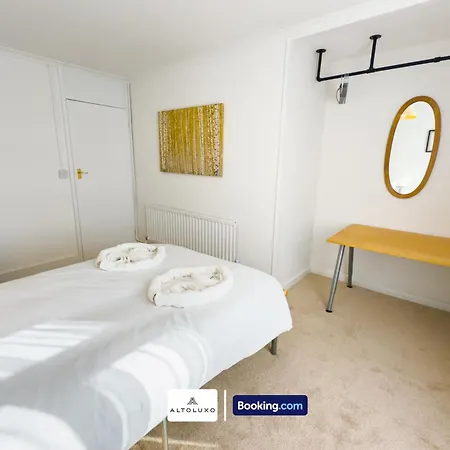 Orion's Place 3br House By Altoluxoexperience Short Lets & Serviced With Free Parking *