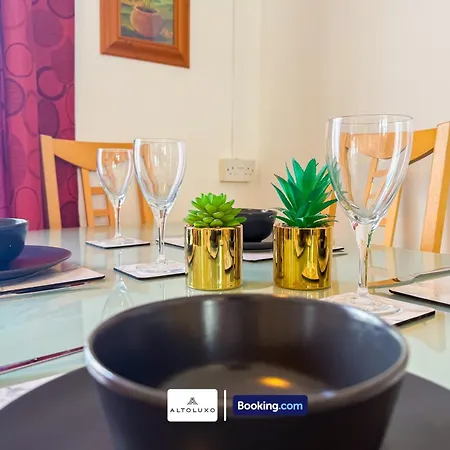 Orion's Place 3br House By Altoluxoexperience Short Lets & Serviced With Free Parking Apartment *