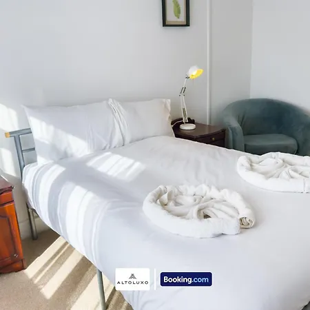 Orion's Place 3br House By Altoluxoexperience Short Lets & Serviced With Free Parking Bristol