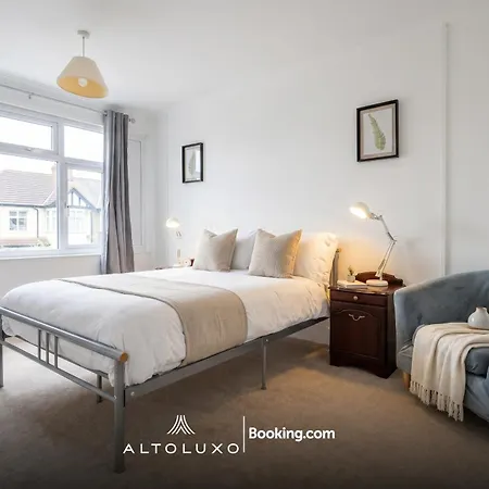 Orion's Place 3br House By Altoluxoexperience Short Lets & Serviced With Free Parking