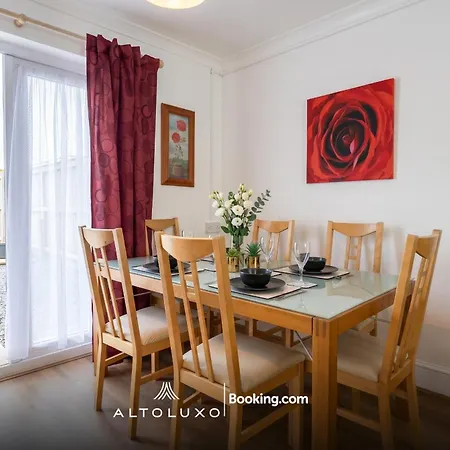 Apartment Orion's Place 3br House By Altoluxoexperience Short Lets & Serviced With Free Parking *