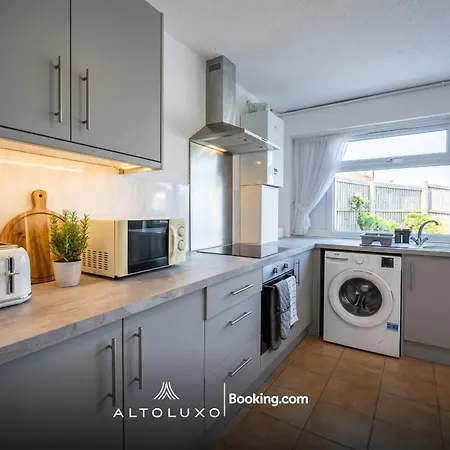 Orion's Place 3br House By Altoluxoexperience Short Lets & Serviced With Free Parking Apartment Bristol