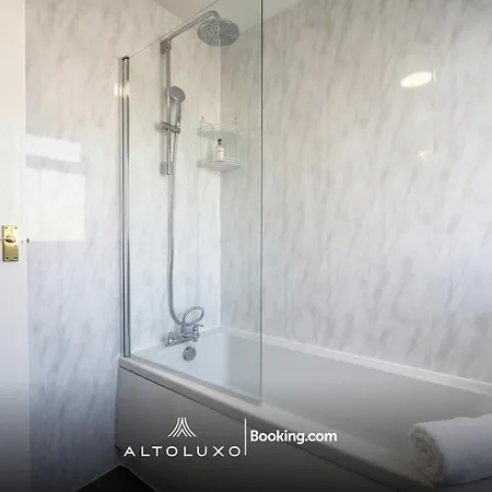 Apartment Orion's Place 3br House By Altoluxoexperience Short Lets & Serviced With Free Parking