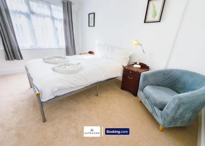 Apartment Orion's Place 3br House By Altoluxoexperience Short Lets & Serviced With Free Parking Bristol