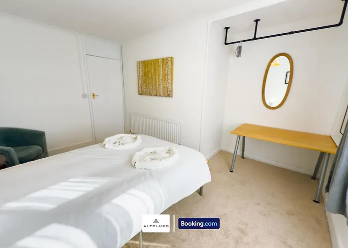 Orion's Place 3br House By Altoluxoexperience Short Lets & Serviced With Free Parking *