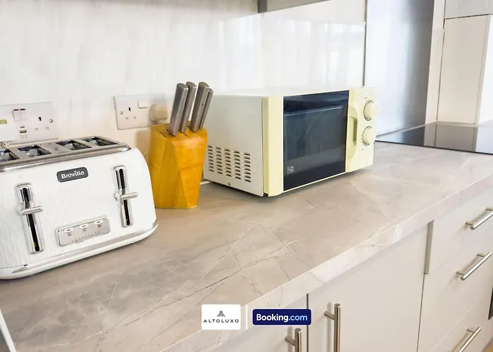 Orion's Place 3br House By Altoluxoexperience Short Lets & Serviced With Free Parking Bristol