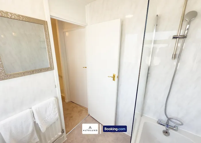 Orion's Place 3br House By Altoluxoexperience Short Lets & Serviced With Free Parking