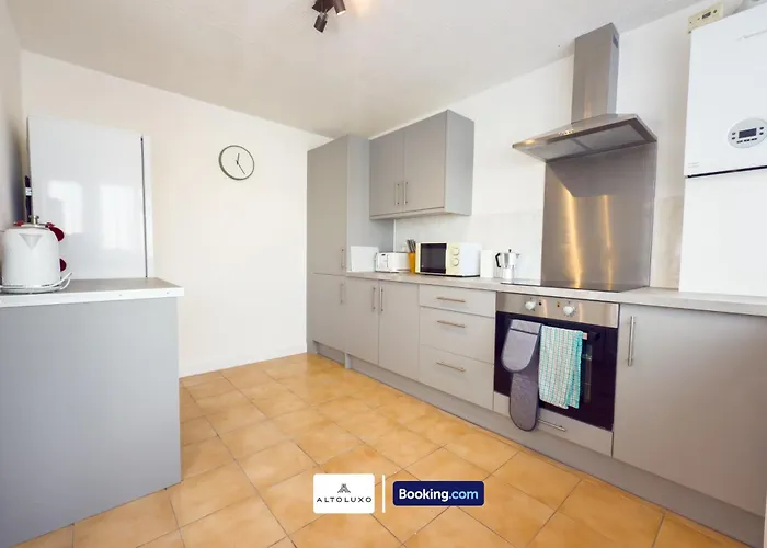 Orion's Place 3br House By Altoluxoexperience Short Lets & Serviced With Free Parking